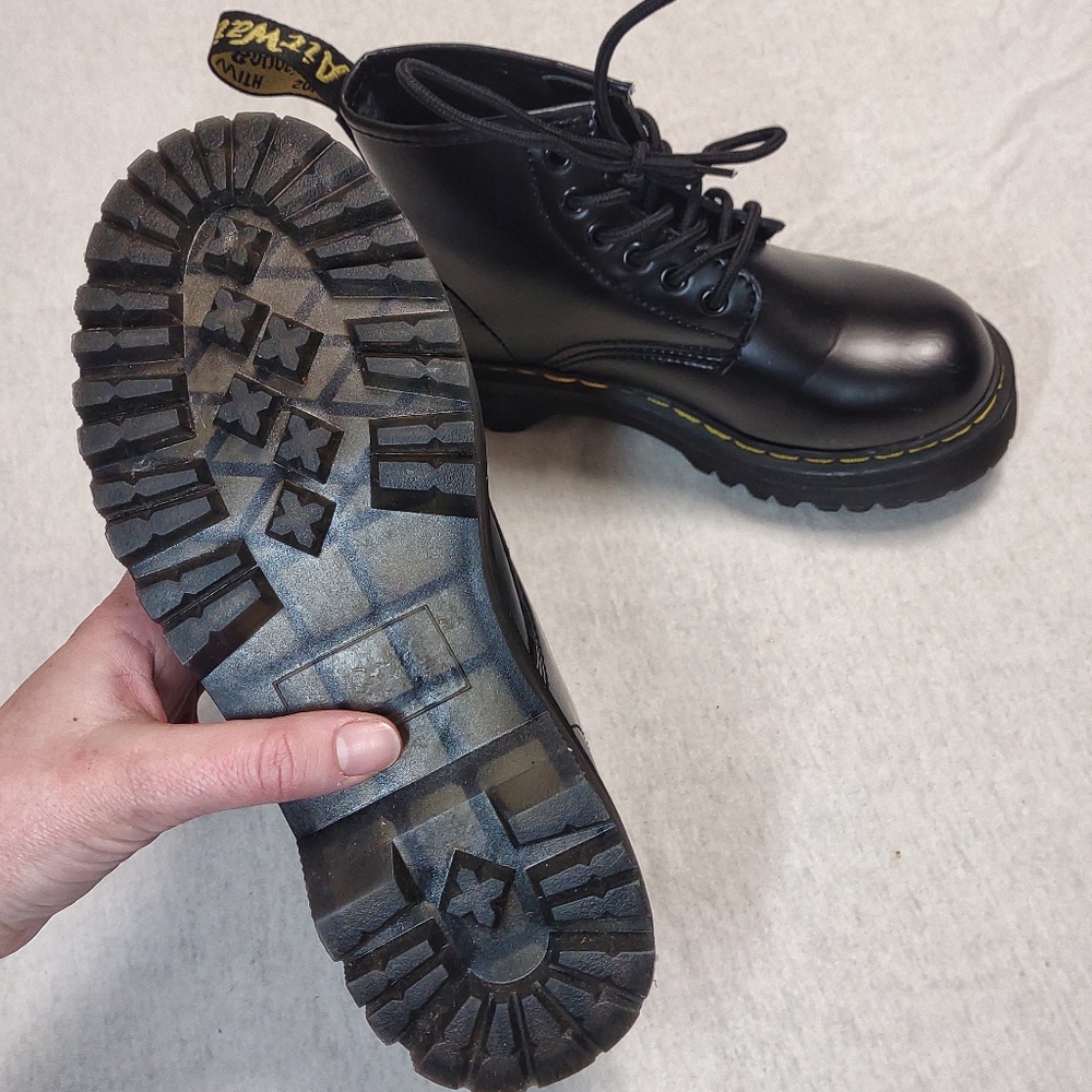 NWOT Doc Martens| 1460 Bex Smooth Leather Lace Up Boots| Black| Size 5 - Picture 8 of 8